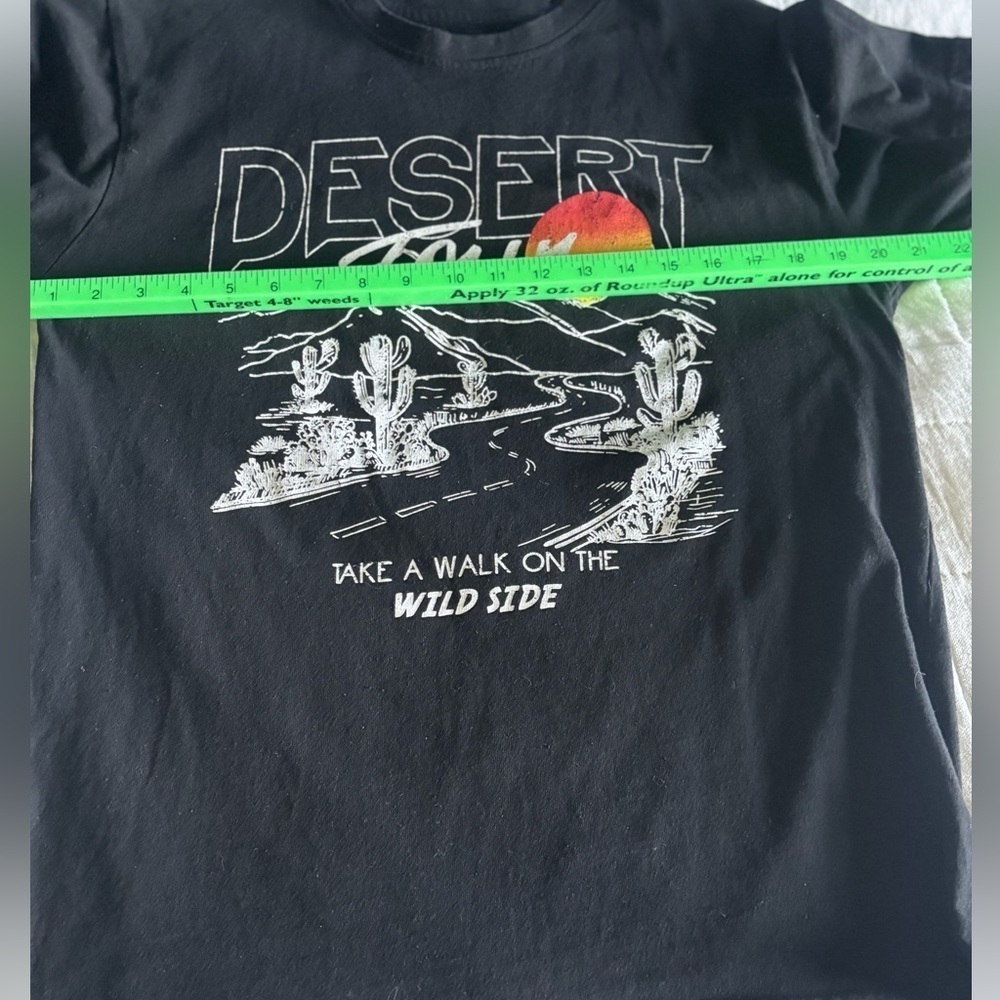 Juniors Graphic Tee Size Large. Desert Tour. Black - Picture 5 of 6